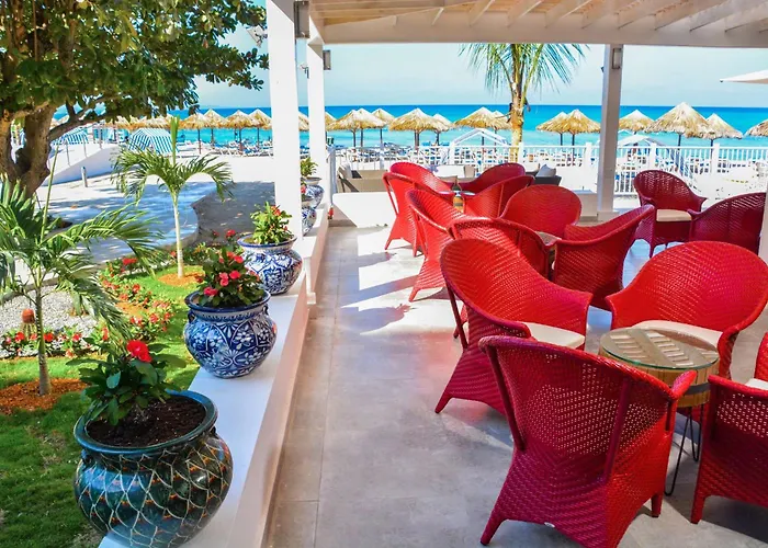 Resort Grand Decameron Cornwall Beach, A Trademark All-Inclusive Resort 4*