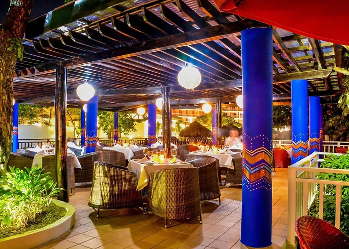 Resort Grand Decameron Cornwall Beach, A Trademark All-Inclusive Resort