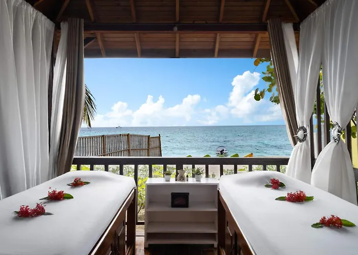Grand Decameron Cornwall Beach, A Trademark All-Inclusive Resort 4*