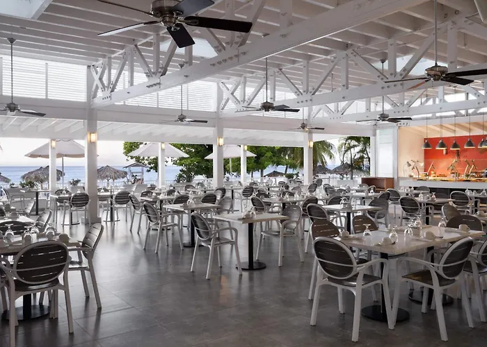 Resort Grand Decameron Cornwall Beach, A Trademark All-Inclusive Resort 4*