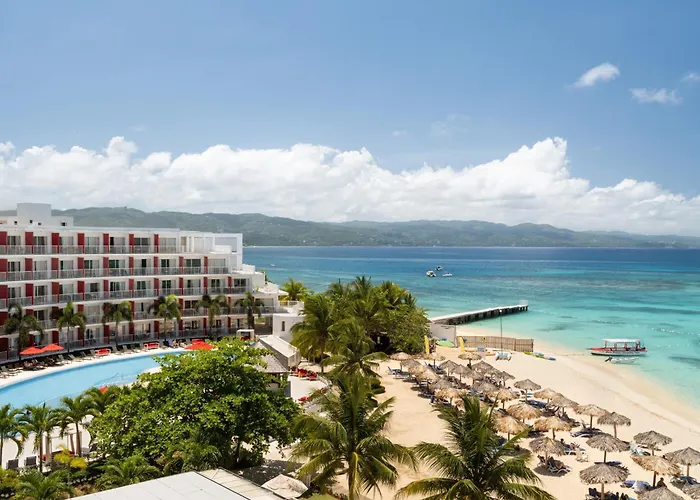 Resort Grand Decameron Cornwall Beach, A Trademark All-Inclusive Resort 4*