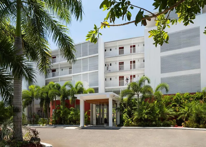Grand Decameron Cornwall Beach, A Trademark All-Inclusive Resort 4*