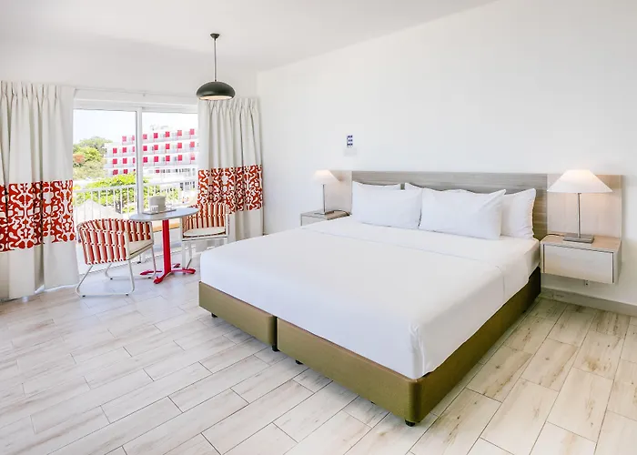Resort Grand Decameron Cornwall Beach, A Trademark 4*