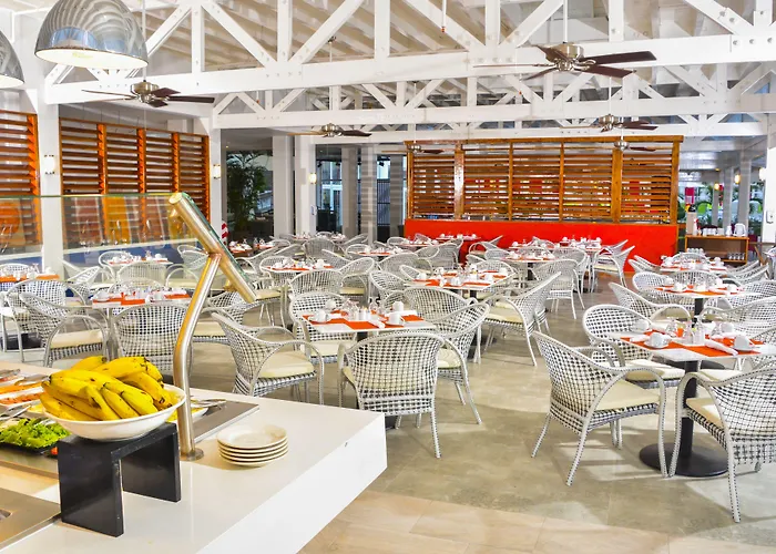Resort Grand Decameron Cornwall Beach, A Trademark All-Inclusive Resort 4*