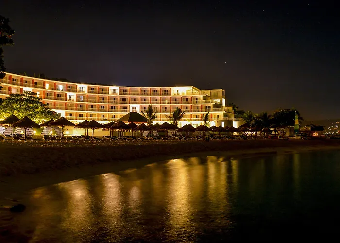 Grand Decameron Cornwall Beach, A Trademark All-Inclusive Resort Resort 4*