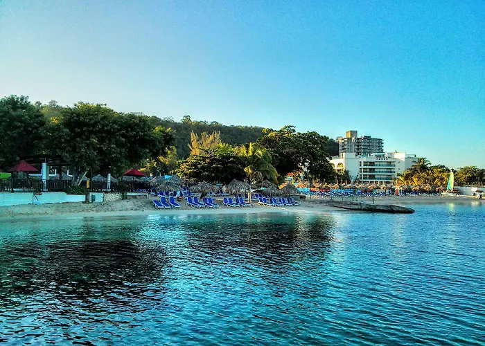 Grand Decameron Cornwall Beach, A Trademark All-Inclusive Resort
